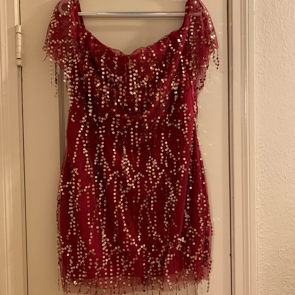 Gorgeous off the shoulder sequin dress!